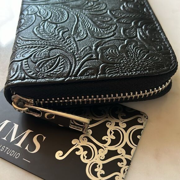 New MMS faux leather zip embossed wallet - Picture 2 of 4